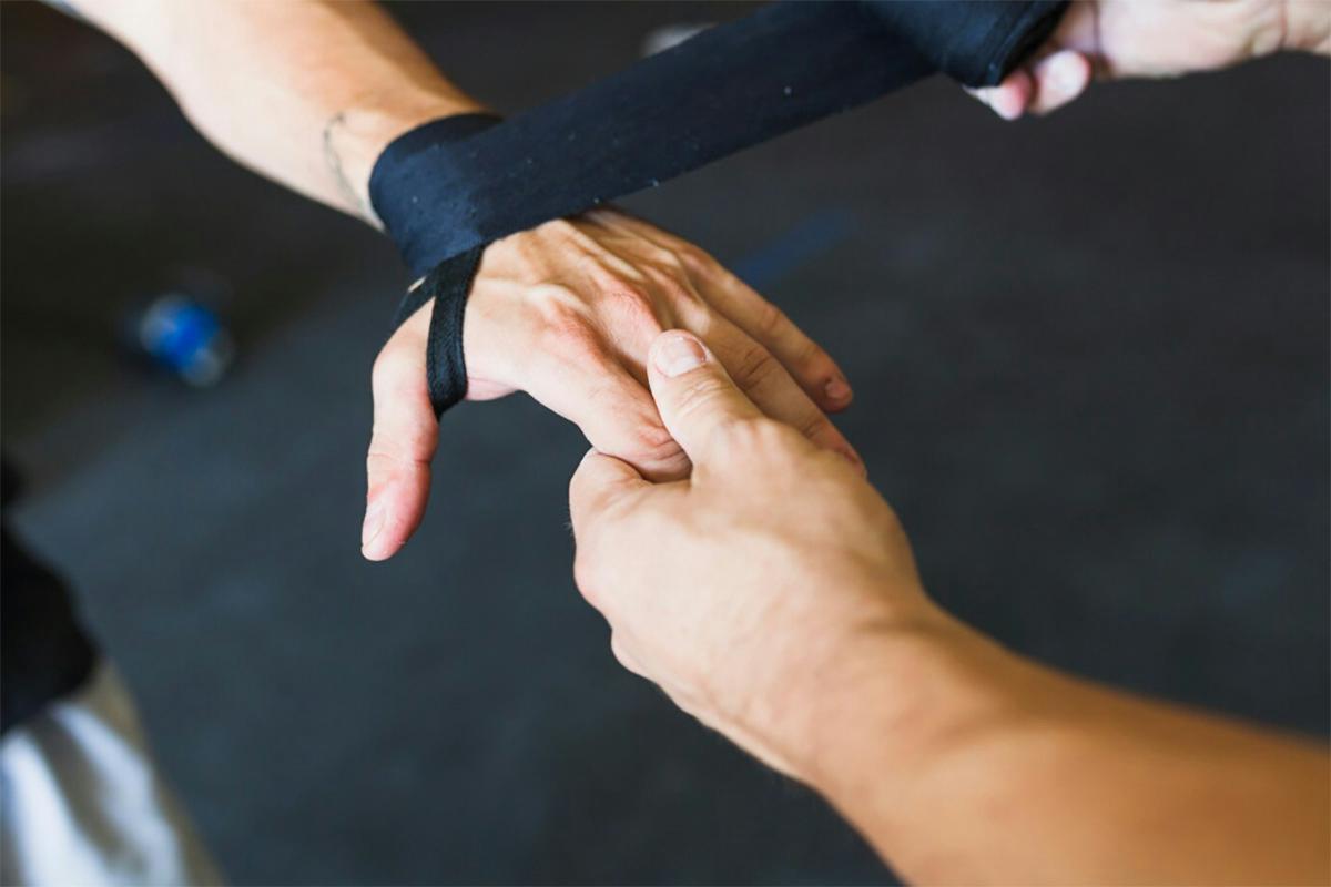 Choosing the Right Physical Therapy Modality for Hand Pain and Stiffness: A Comprehensive Guide